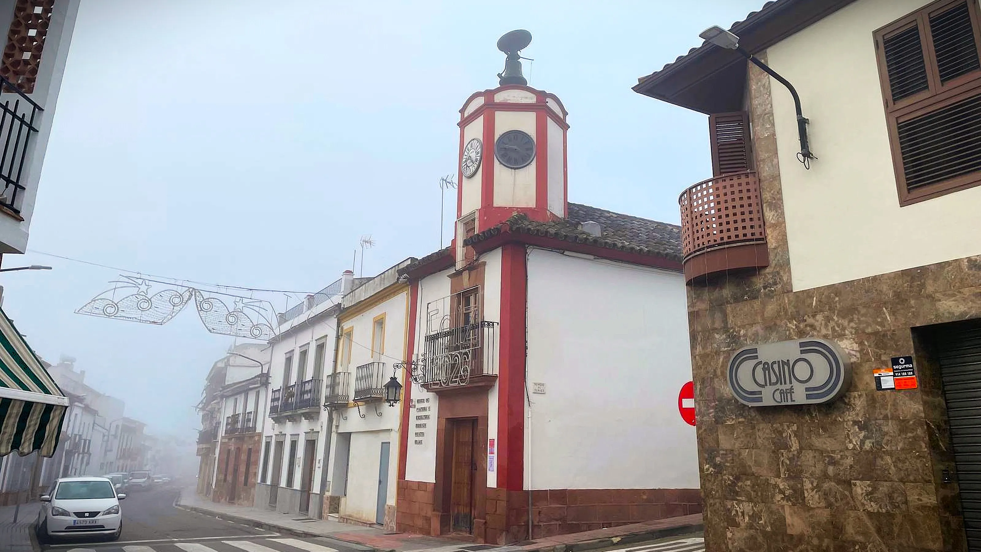 El reloj monumental de 1927 que corona la torre del antiguo Ayuntamiento de Pedro Abad, hoy Museo Rodrigo Prieto Rojas