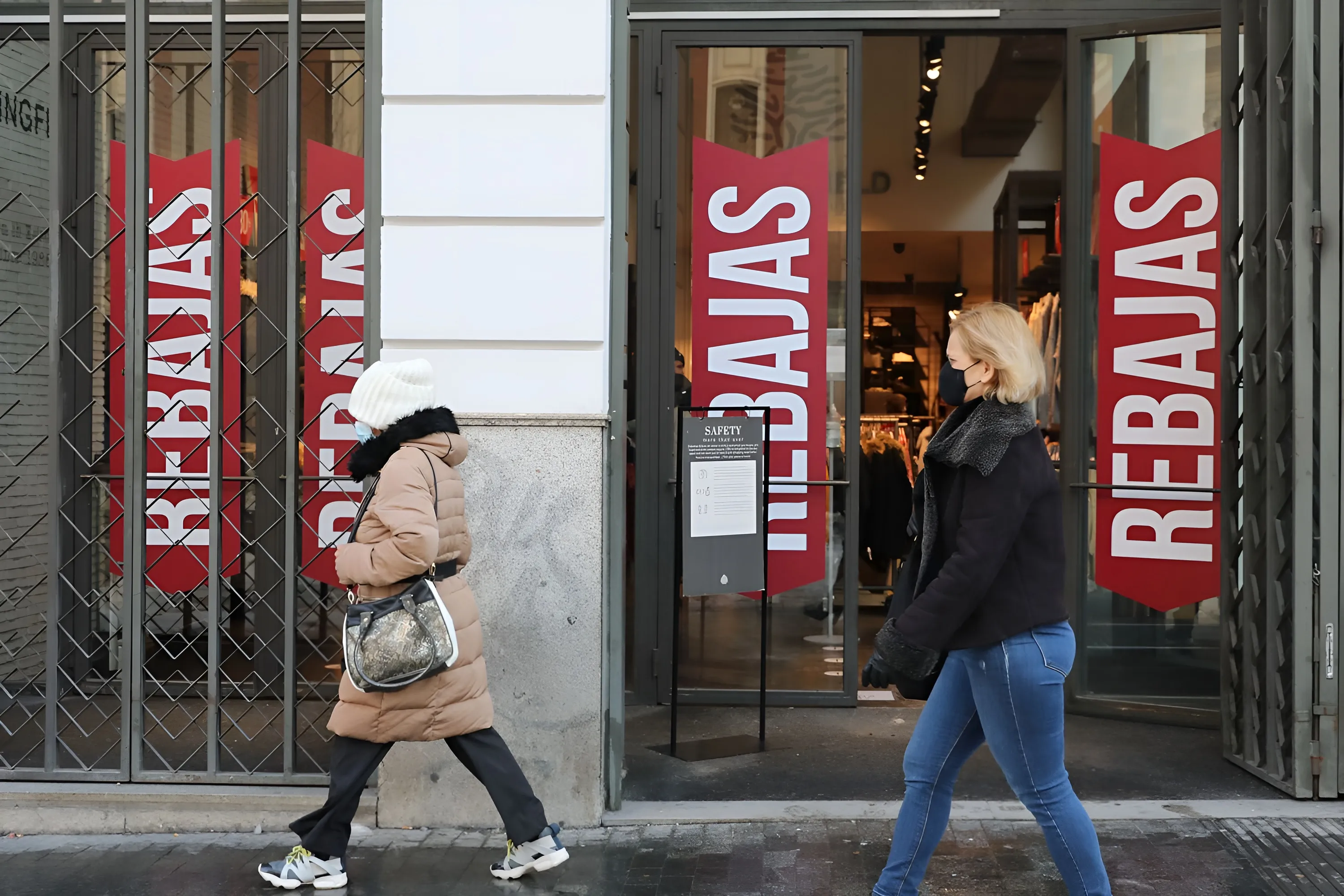 Tras la Navidad, las rebajas de enero atraen a consumidores en busca de descuentos y oportunidades de ahorro