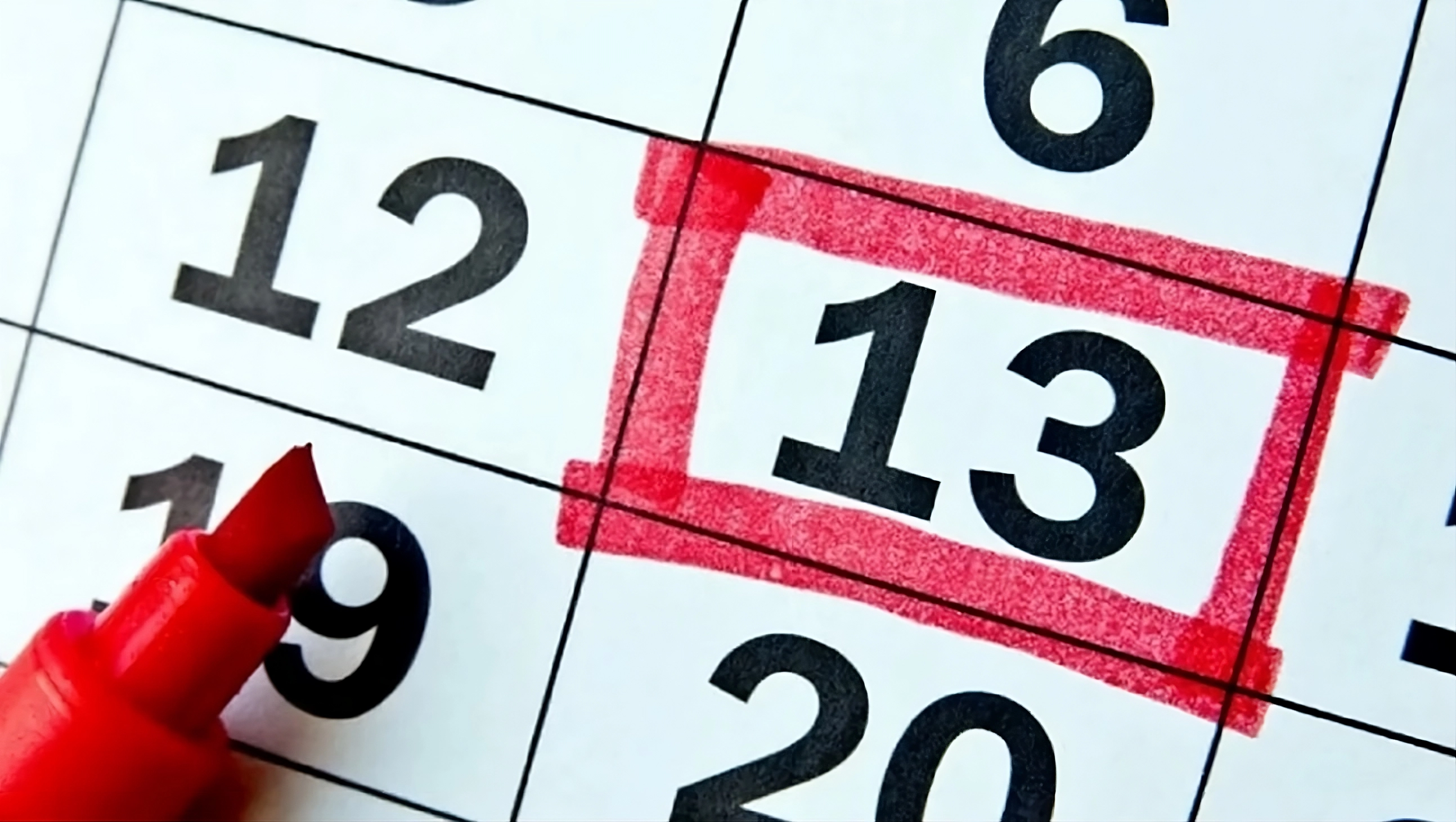 El martes 13 arrastra una fama de día desafortunado en la cultura popular, combinando mitos sobre el número 13 y el planeta Marte.