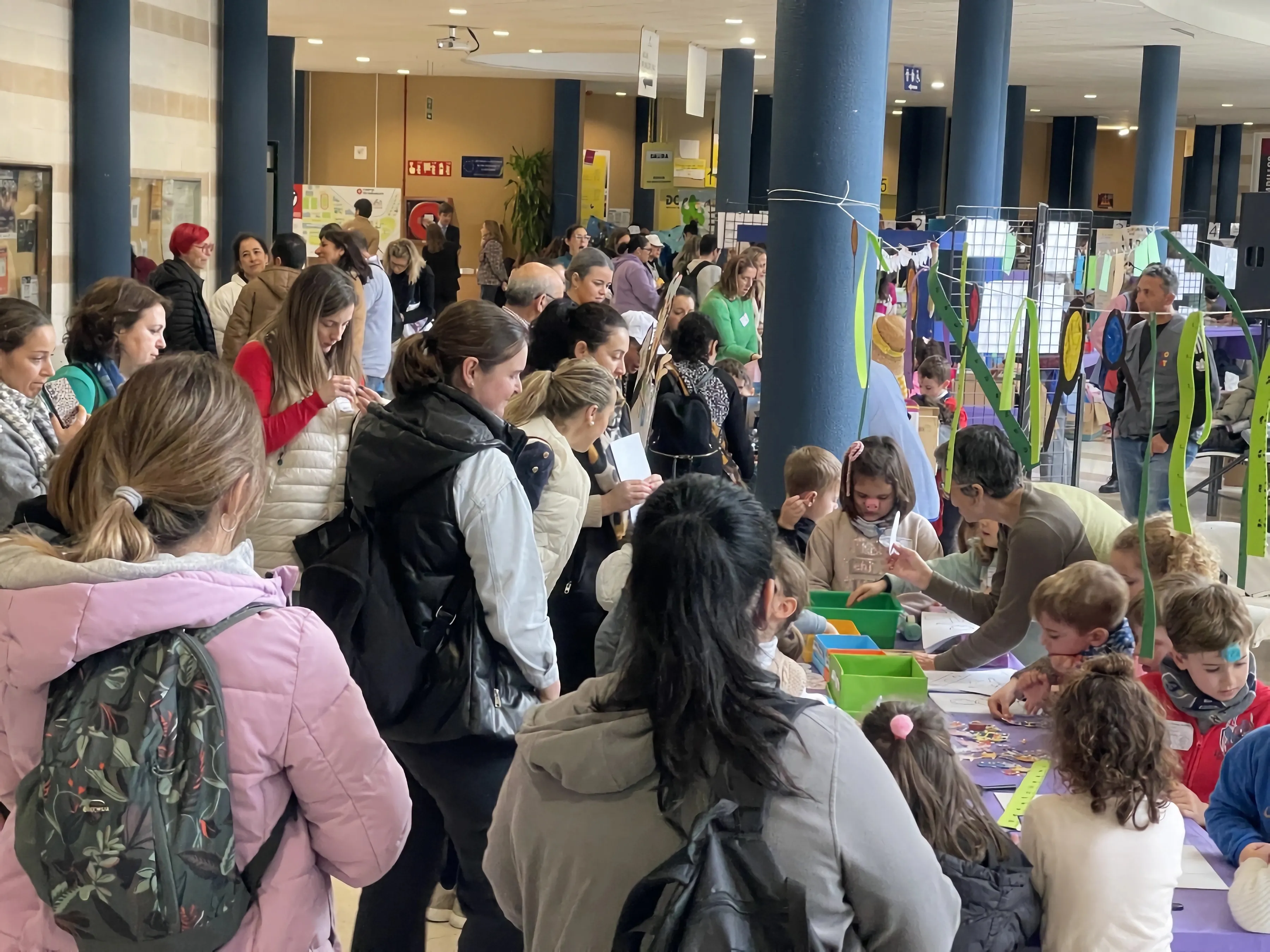 Asistentes a la Feria Infaciencia en la edición de 2025. Foto: UCO