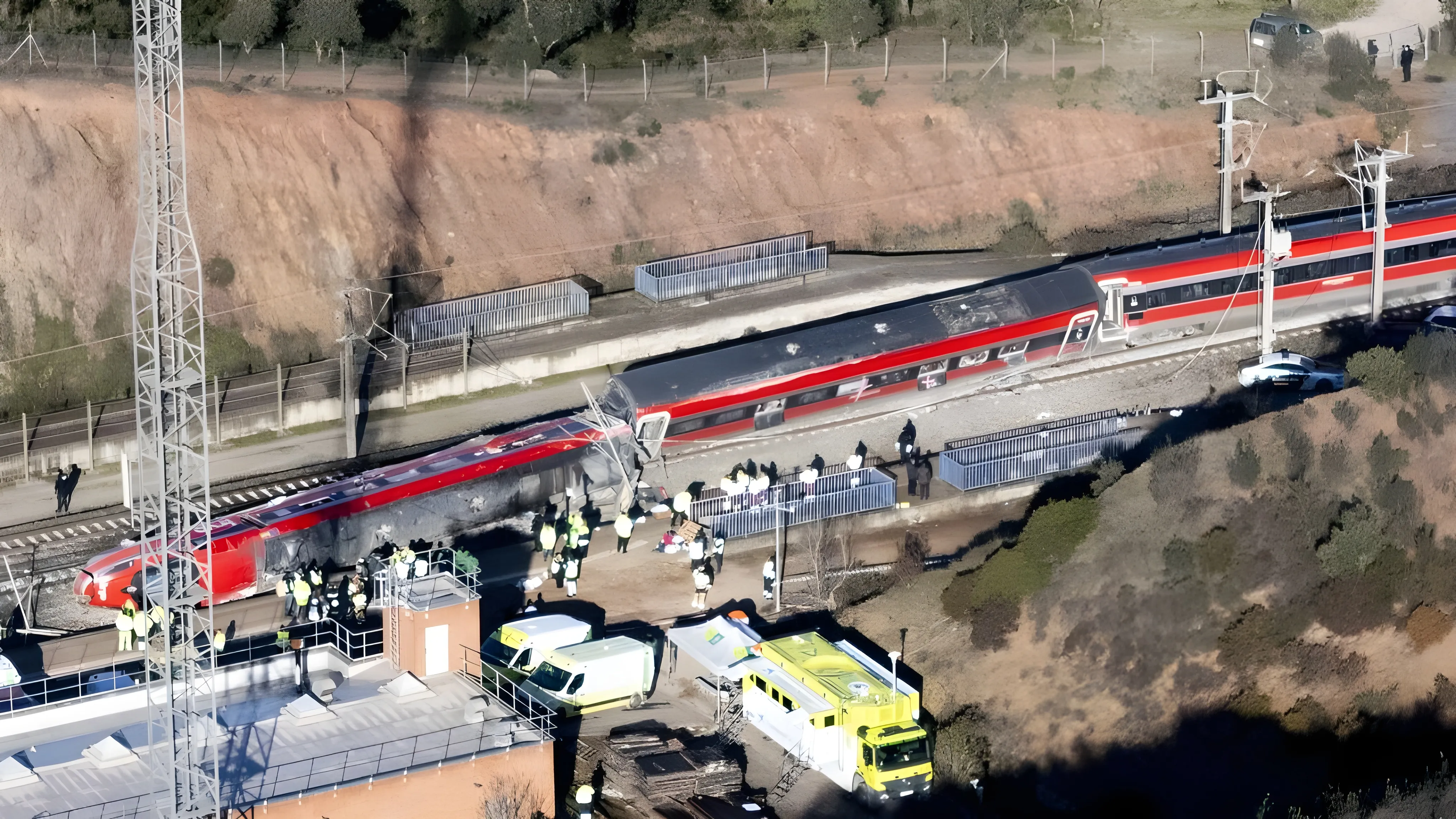 Vista aérea de los trenes accidentados cerca de Adamuz (Córdoba).