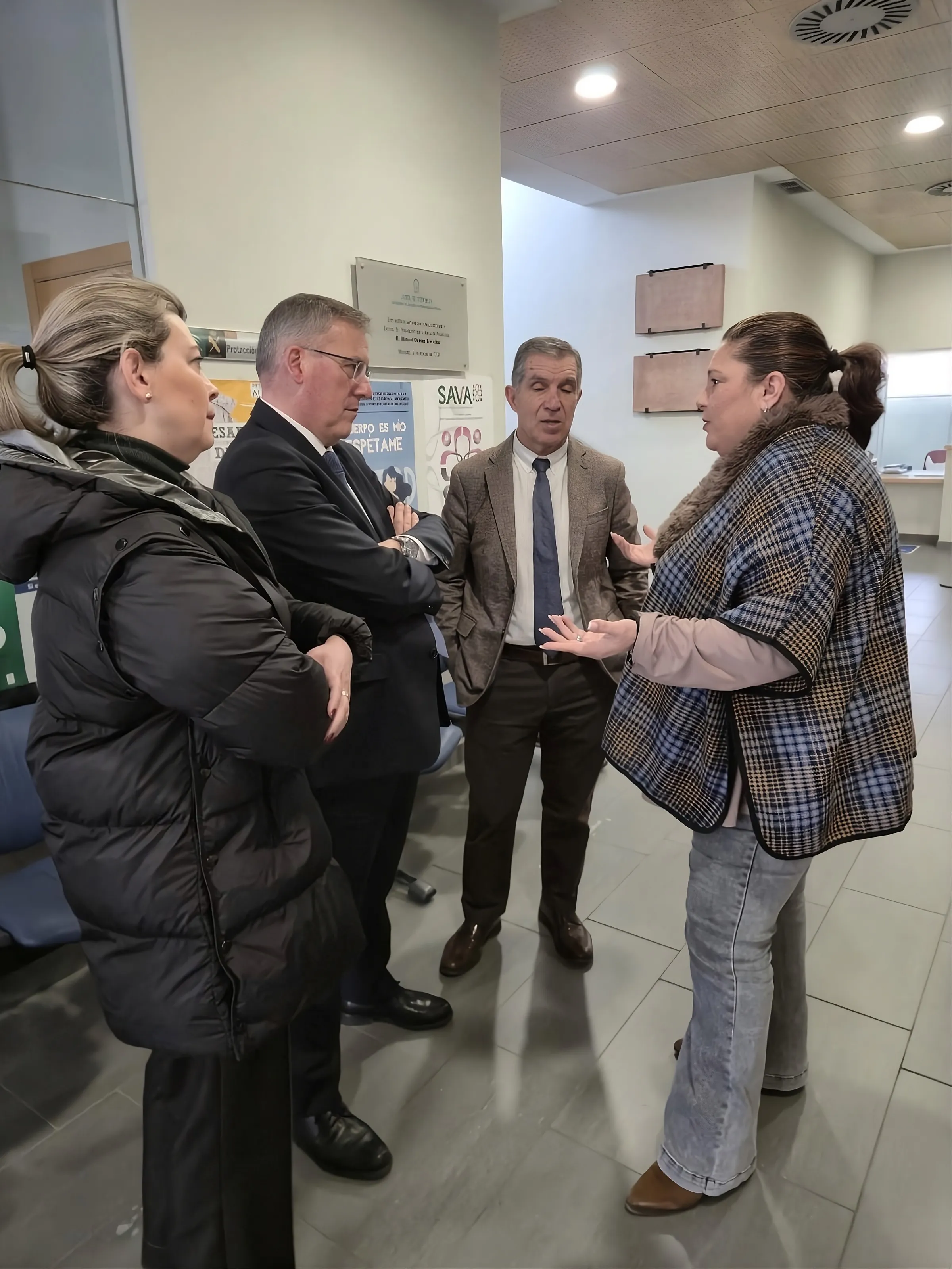 La alcaldesa de Montoro Lola Amo durante la visita del presidente del Tribunal Superior de Justicia de Andalucía Lorenzo del Río