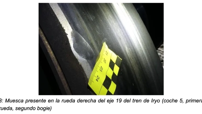 Muesca presente en la rueda derecha del eje 19 del tren de Iryo