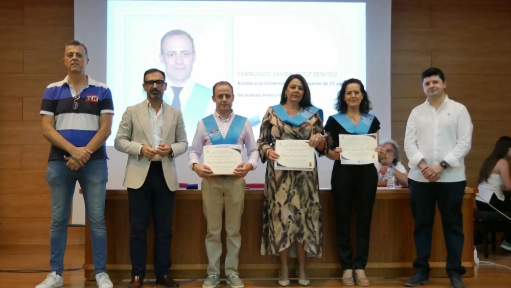 Graduacion Adultos Cañete Acceso Universidad (1)