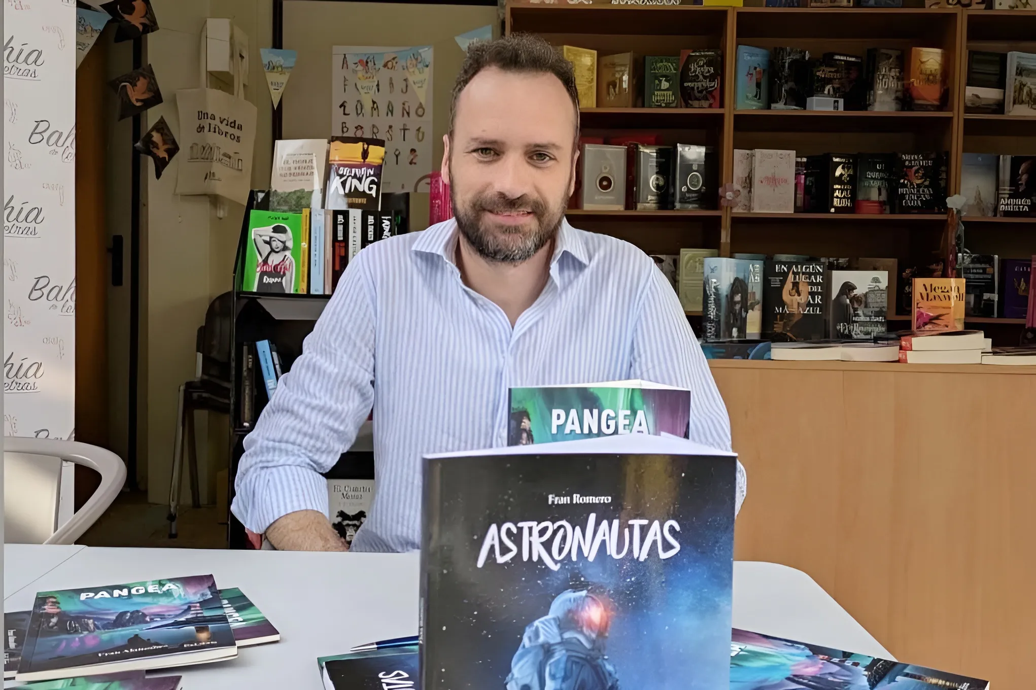 El autor montoreño Francisco Javier Romero