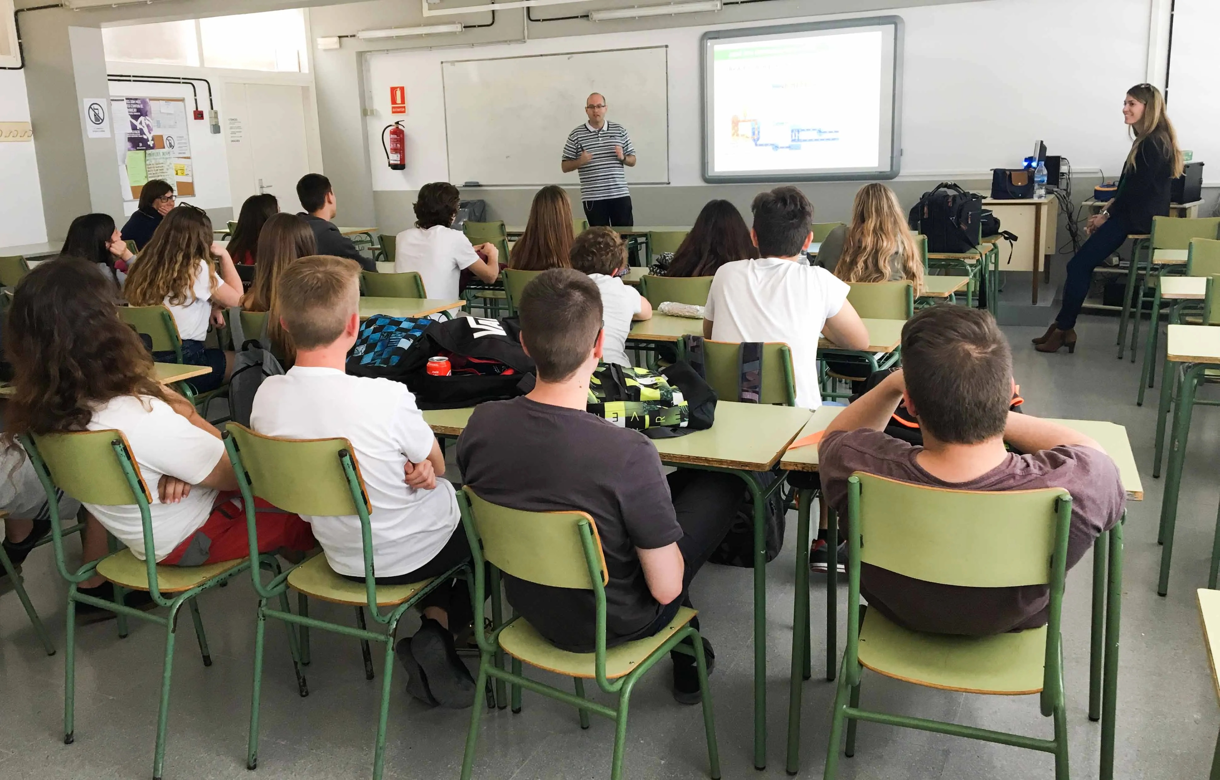 La Junta de Andalucía abre una convocatoria urgente para acceder a bolsas de trabajo docentes en varias especialidades de Secundaria, FP, EOI y enseñanzas artísticas La Junta de Andalucía abre una convocatoria urgente para acceder a bolsas de trabajo docentes en varias especialidades de Secundaria, FP, EOI y enseñanzas artísticas