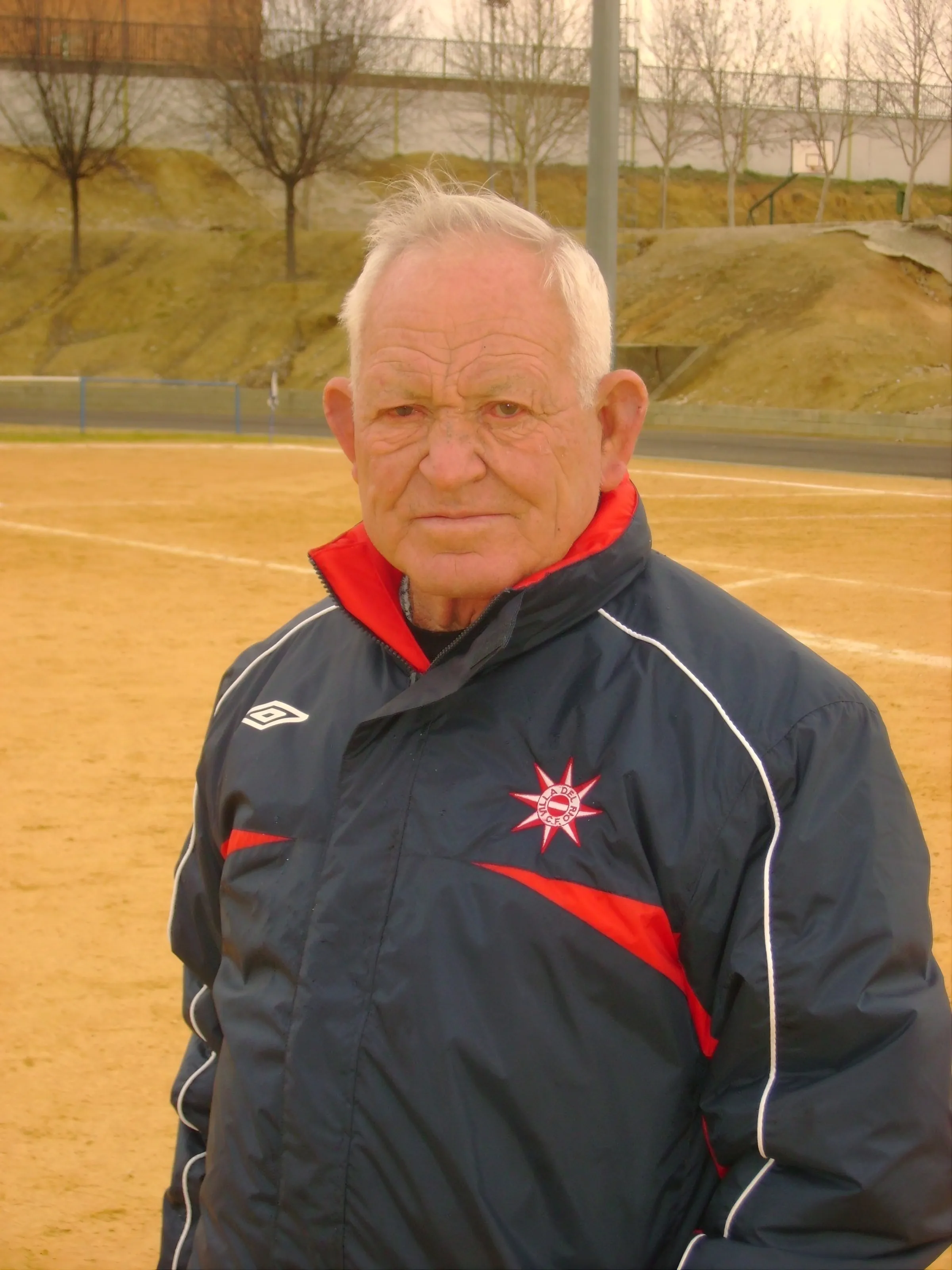 El Pleno de Villa del Río aprueba por unanimidad dar el nombre de Antonio Núñez “El Rucho” al Polideportivo Municipal en homenaje a su vida dedicada al fútbol local. Foto: Fco José García El Pleno de Villa del Río aprueba por unanimidad dar el nombre de Antonio Núñez “El Rucho” al Polideportivo Municipal en homenaje a su vida dedicada al fútbol local. Foto: Fco José García