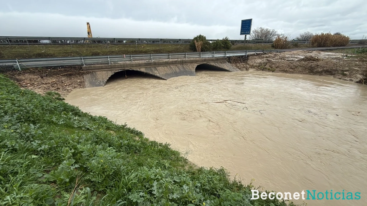 Arroyo Cañetejo a su paso por Villa del Río Arroyo Cañetejo a su paso por Villa del Río
