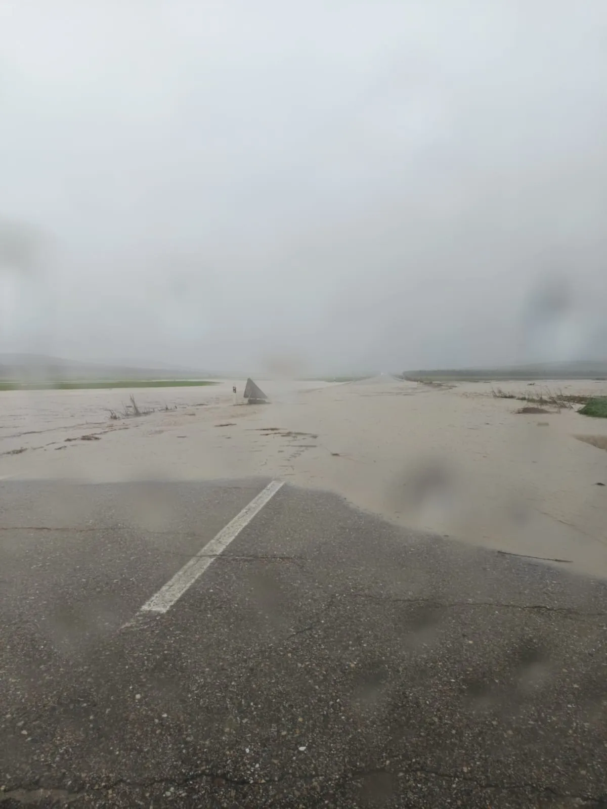 Carretera A-306 que conecta El Carpio con Bujalance