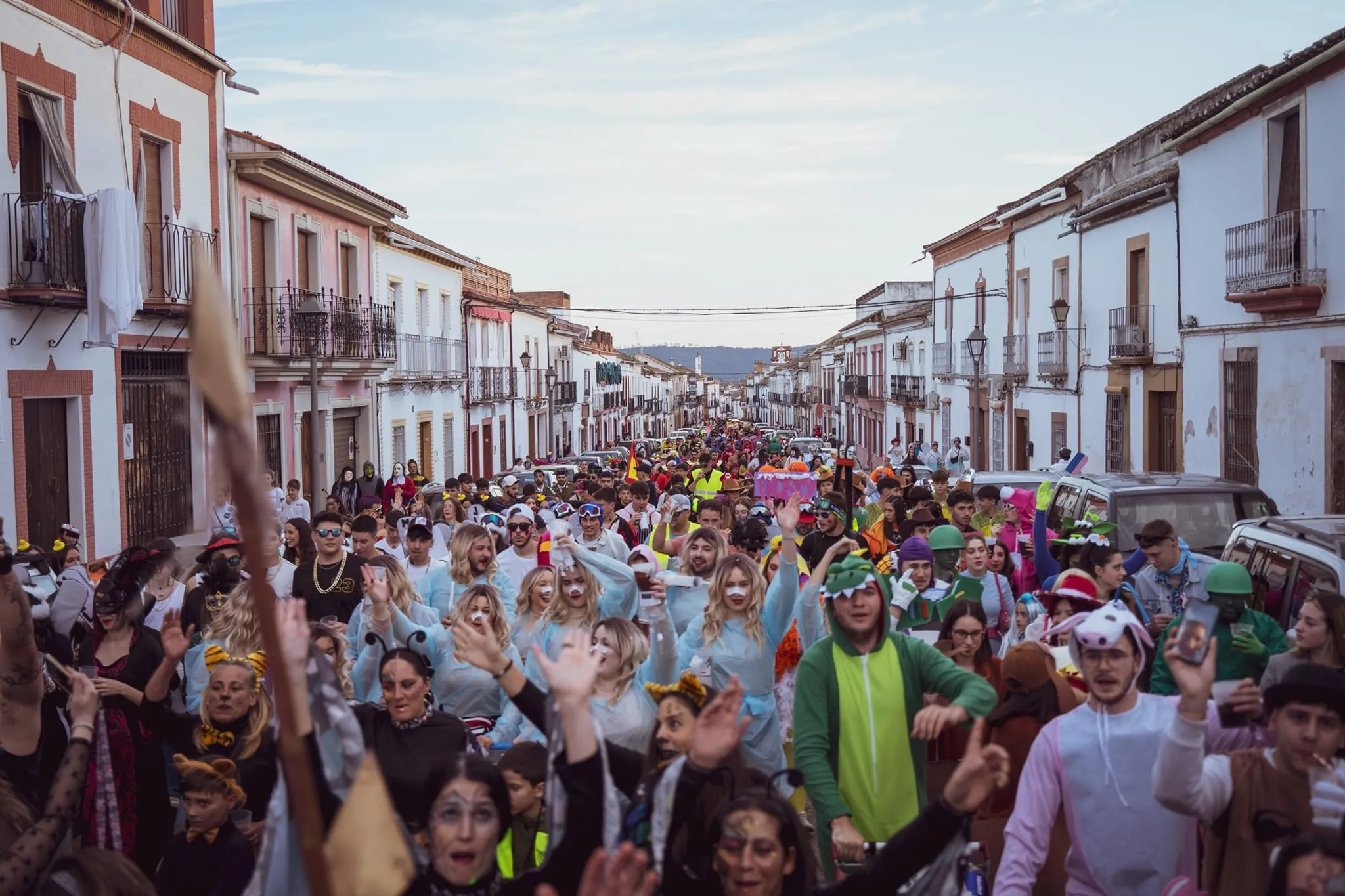 El pasacalles de carnaval volverá a llenar de color la localidad de Adamuz