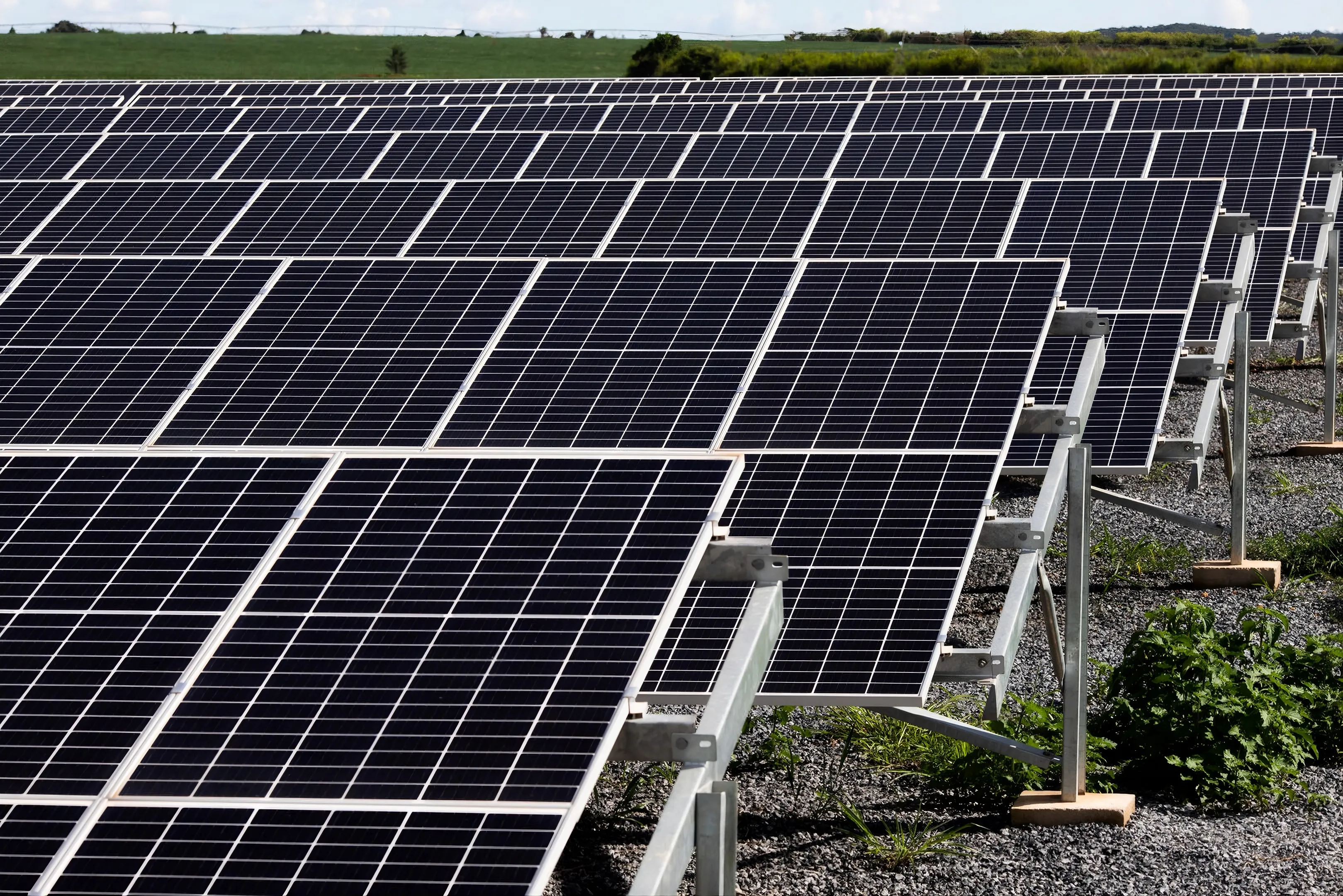 Un auto judicial detecta fraude de ley y fragmentación artificial en parques fotovoltaicos de Lopera