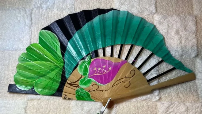 Detalle de uno de los abanicos de la firma de Ana Tendero Detalle de uno de los abanicos de la firma de Ana Tendero