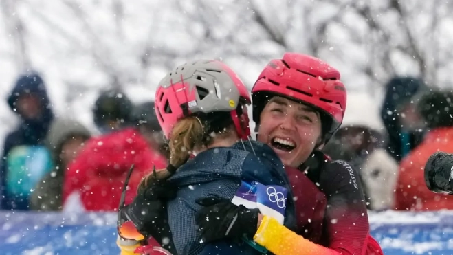 Ana Alonso celebrando la llegada a meta. Foto: @coe_es