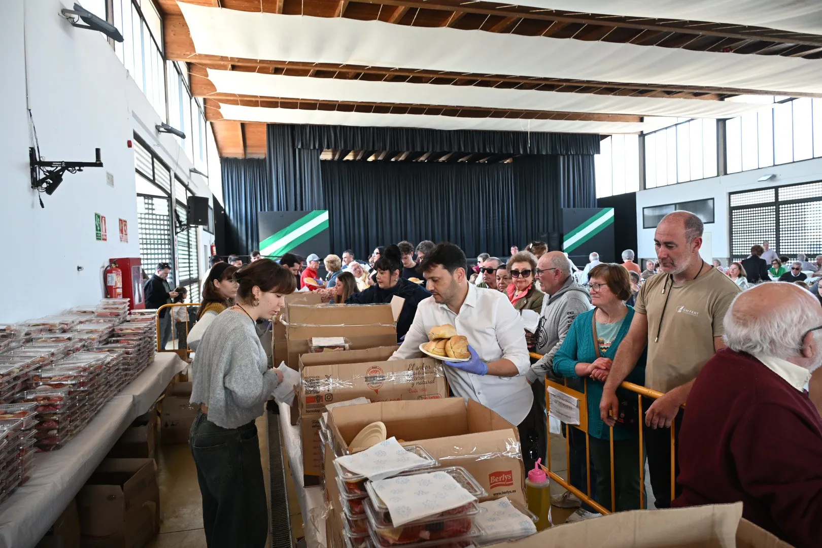 Más de 2000 cantos se repartieron en una de las jornadas más esperadas del calendario
