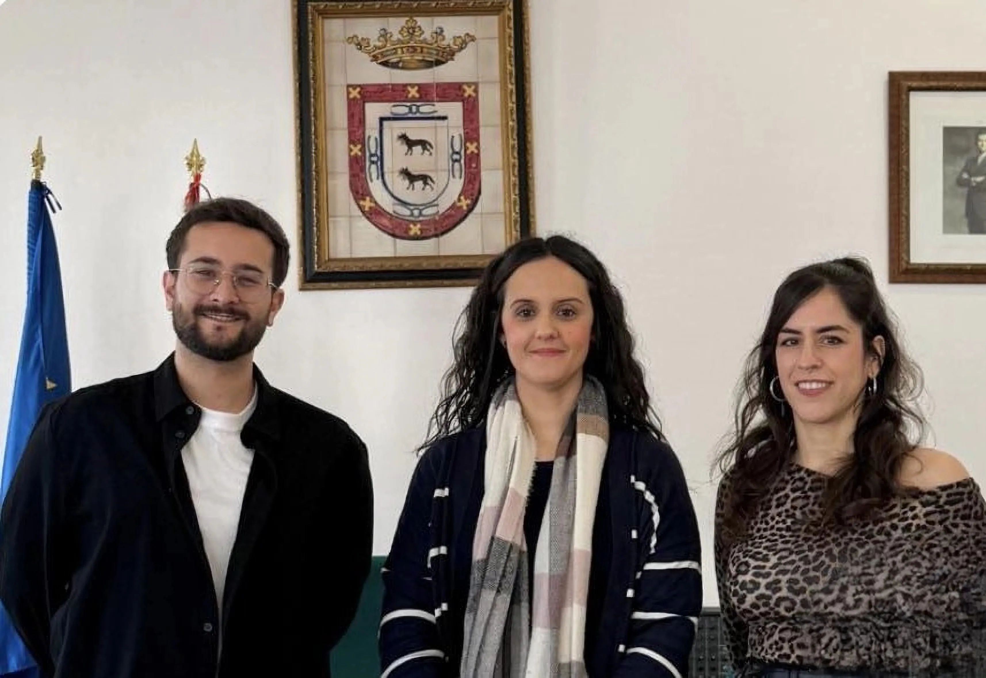 La concejal de salud Maite Jiménez Porcuna, junto a miembros de Hospitalarias Fundación Purísima Concepción. Foto: Ayto. de Adamuz