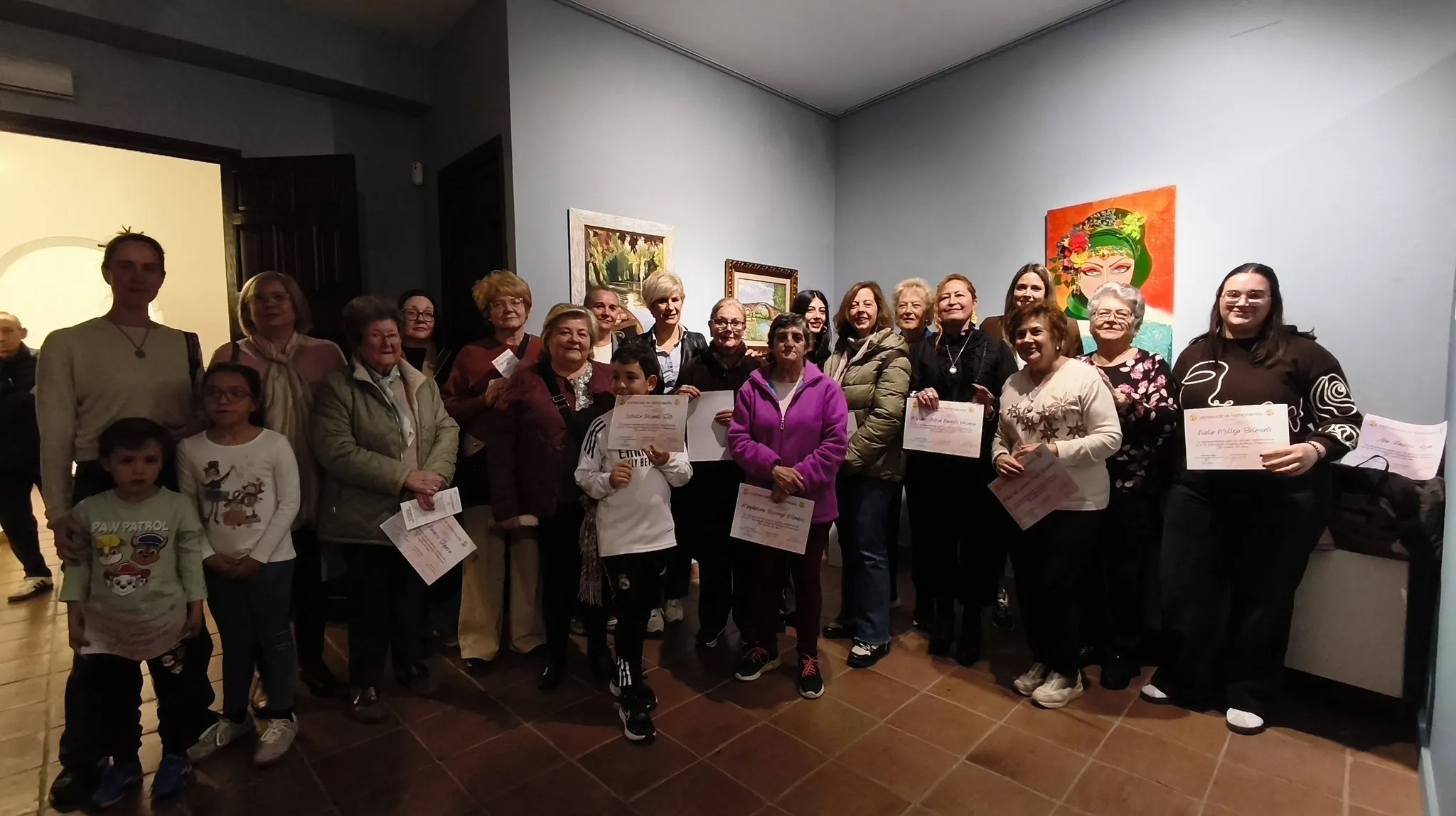 Las creadoras participantes posan en el Museo Histórico Municipal Casa de las Cadenas durante la inauguración de la IV edición de ‘Mujeres Artistas Villarrenses’.