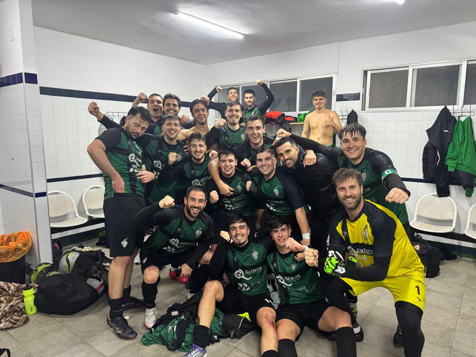 Celebración de la A.D.F.B. Bujalance tras su victoria ante el Belmezano