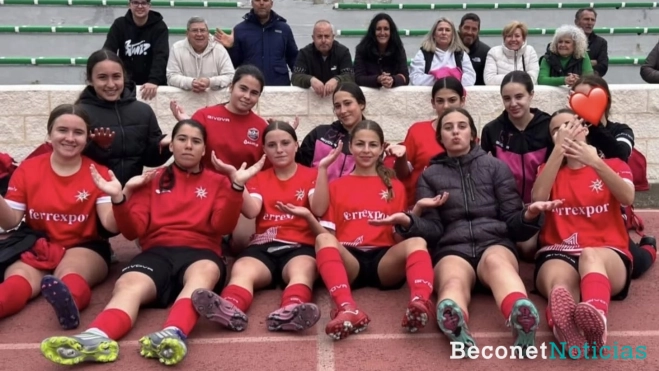 Villa del Río Cadete tras la victoria. Foto: Villa del Río C.F.