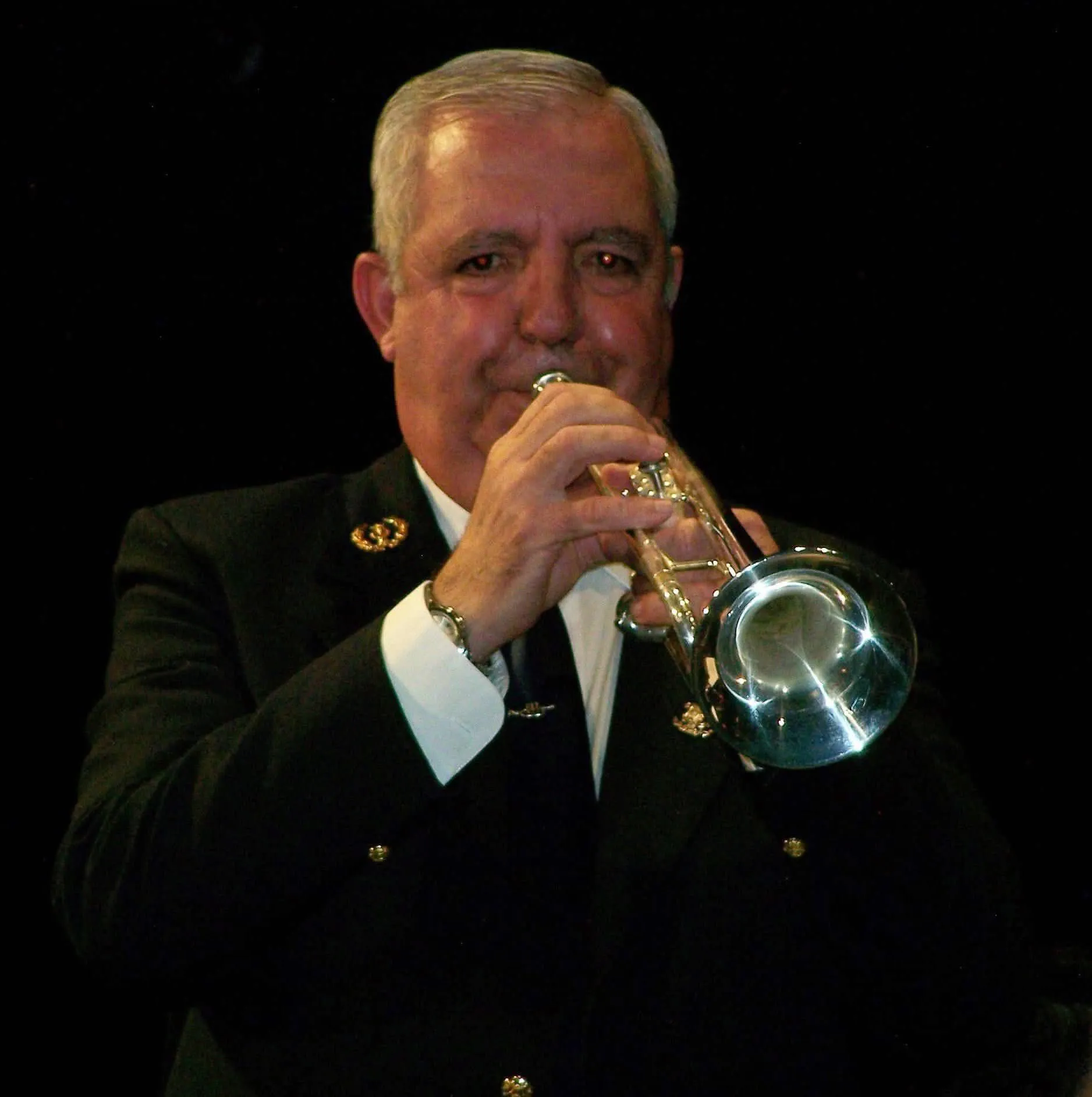 Fernando Cachinero con su inseparable trompeta, ha fallecido a los 76 años de edad