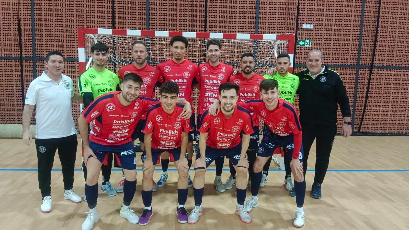 Formación del Beconet Bujalance antes del partido en Málaga