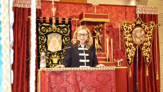 En Lopera, la Casa de la Tercia se llenó para escuchar a Marilina Espinosa Vallejo. Foto: Antonio Marín En Lopera, la Casa de la Tercia se llenó para escuchar a Marilina Espinosa Vallejo. Foto: Antonio Marín