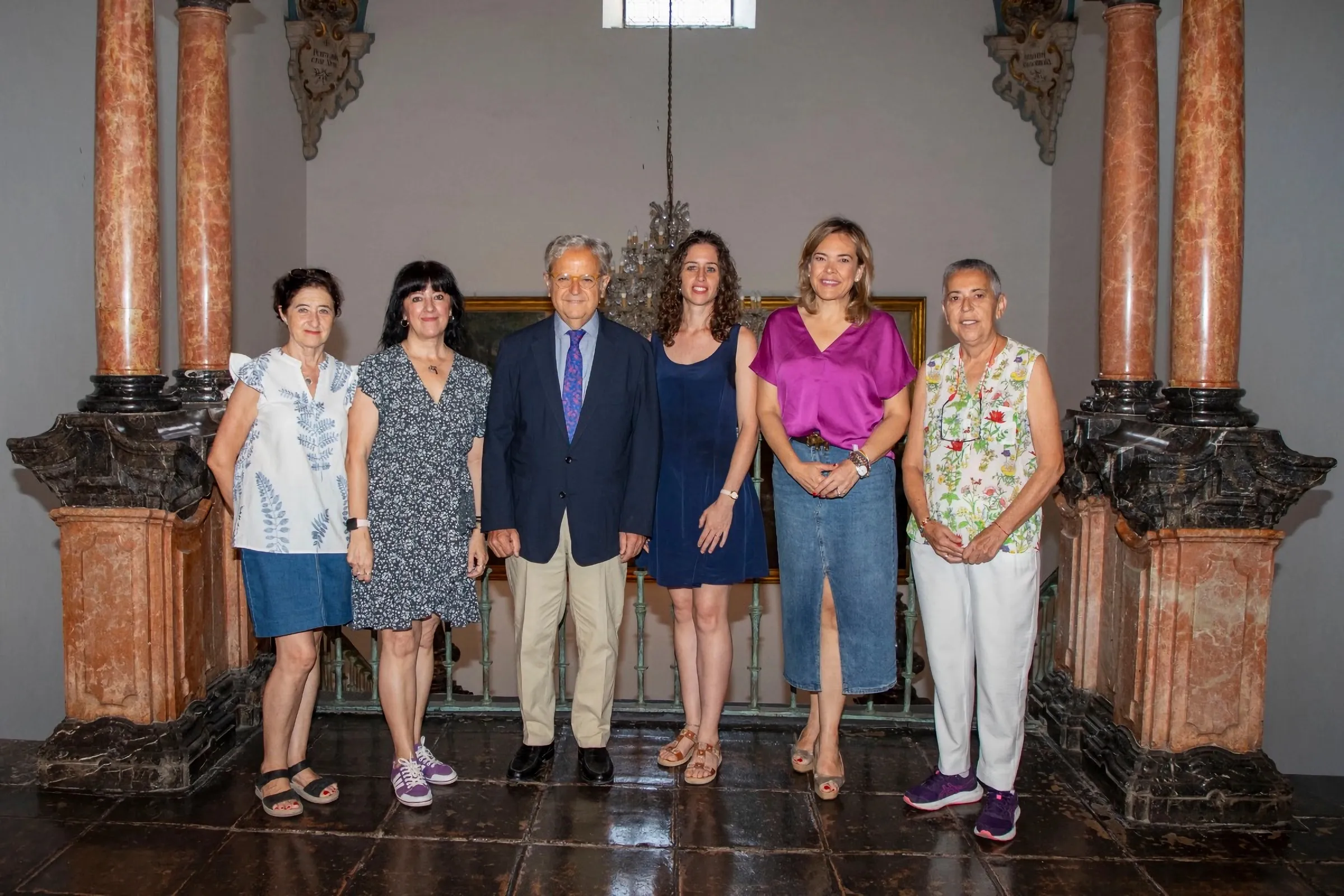 Salvador Fuentes y Elena Vega, presidentes de la Diputación y la Plataforma Cordobesa contra la Violencia a las Mujeres, durante la firma del convenio. Foto: Diputación de Córdoba