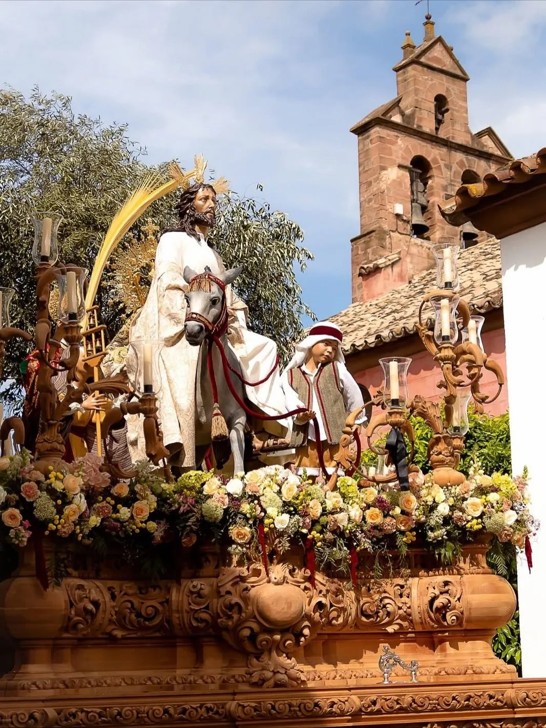 Ntro. Padre Jesús de los Reyes en su Entrada Triunfal en Jerusalén y María Stma. de la Oliva de Pedro Abad. Foto: Archivo de Hdad. 