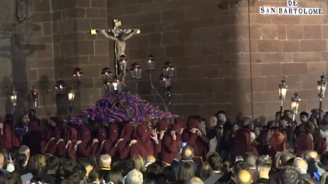 Stmo. Cristo de las Penas saliendo. Foto: Beconet TV