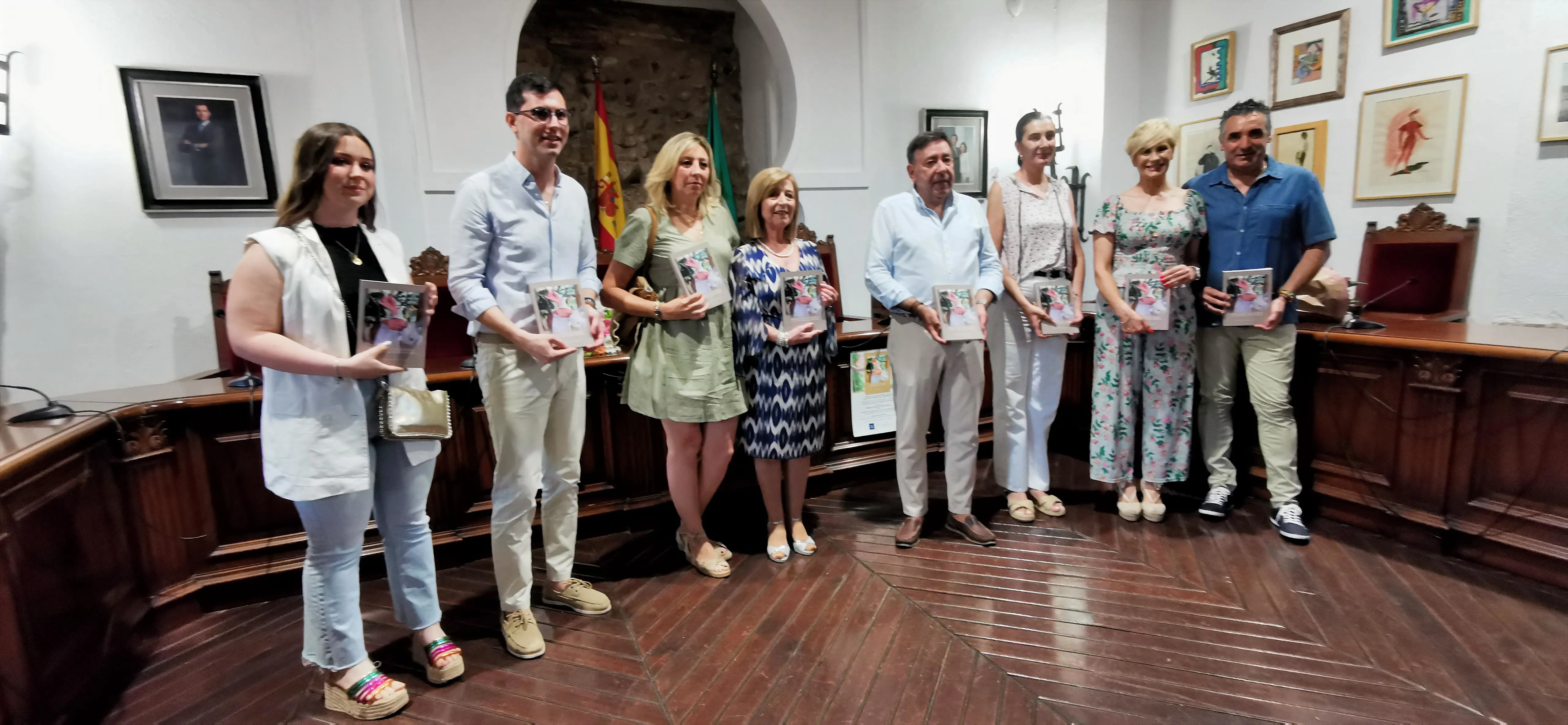 Éxito en la presentación del libro "Hilvanando Recuerdos" en Villa del Río