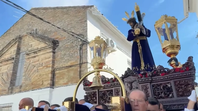 Jesús cargando con la Cruz arbórea. Foto: Beconet TV Jesús cargando con la Cruz arbórea. Foto: Beconet TV