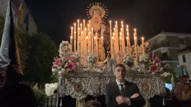 Imagen de Ntra. Sra. de la Soledad, con su capataz al frente. Foto; Beconet TV, Imagen de Ntra. Sra. de la Soledad, con su capataz al frente. Foto; Beconet TV,