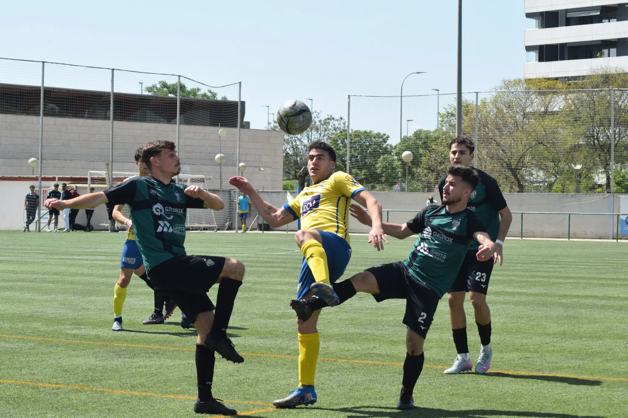 Lance del juego entre el Ciudad Jardín y el Bujalance