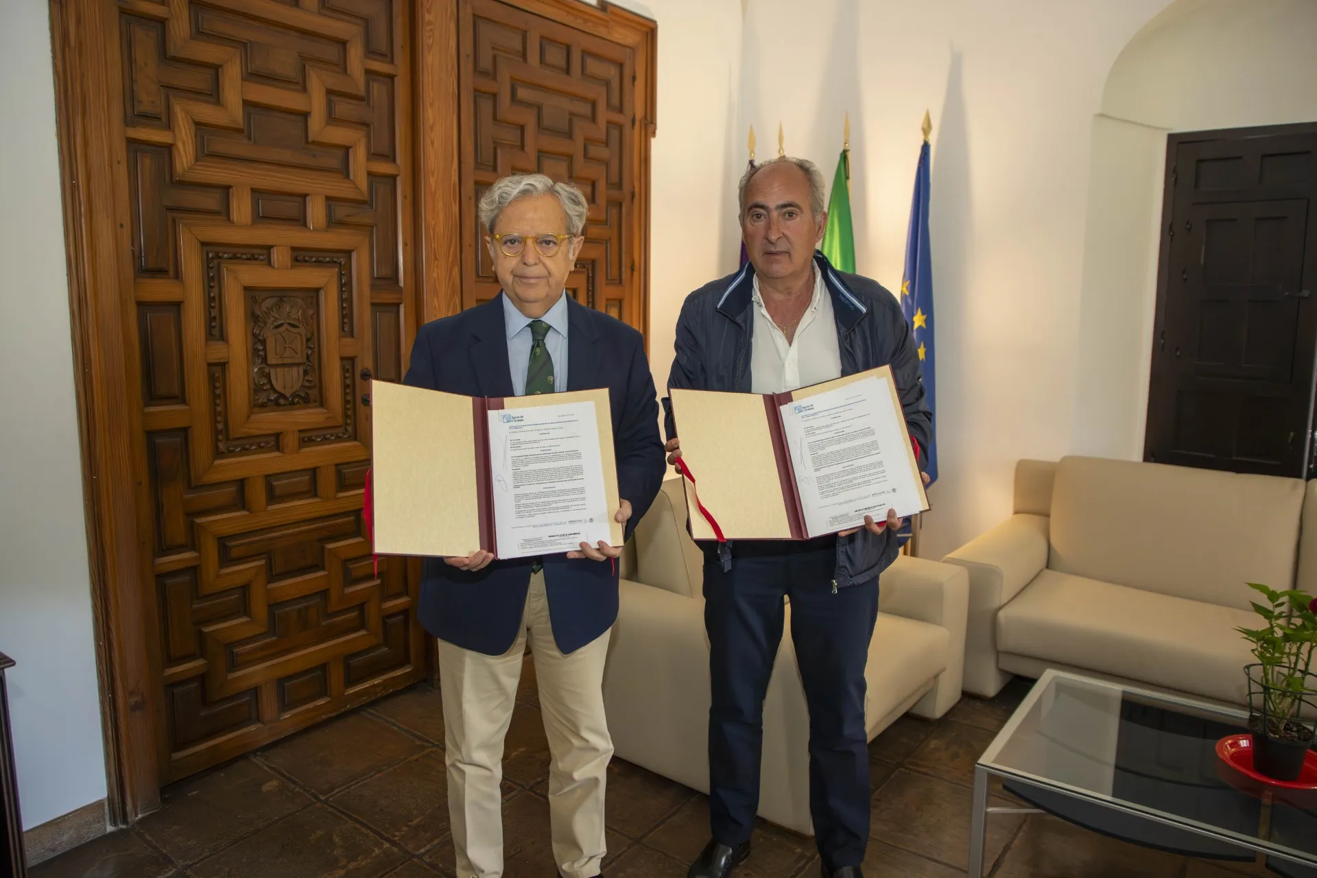 El presidente de la Diputación de Córdoba, Salvador Fuentes, durante el anuncio de la firma del contrato para renovar la red de abastecimiento de agua en la zona oriental de la provincia.