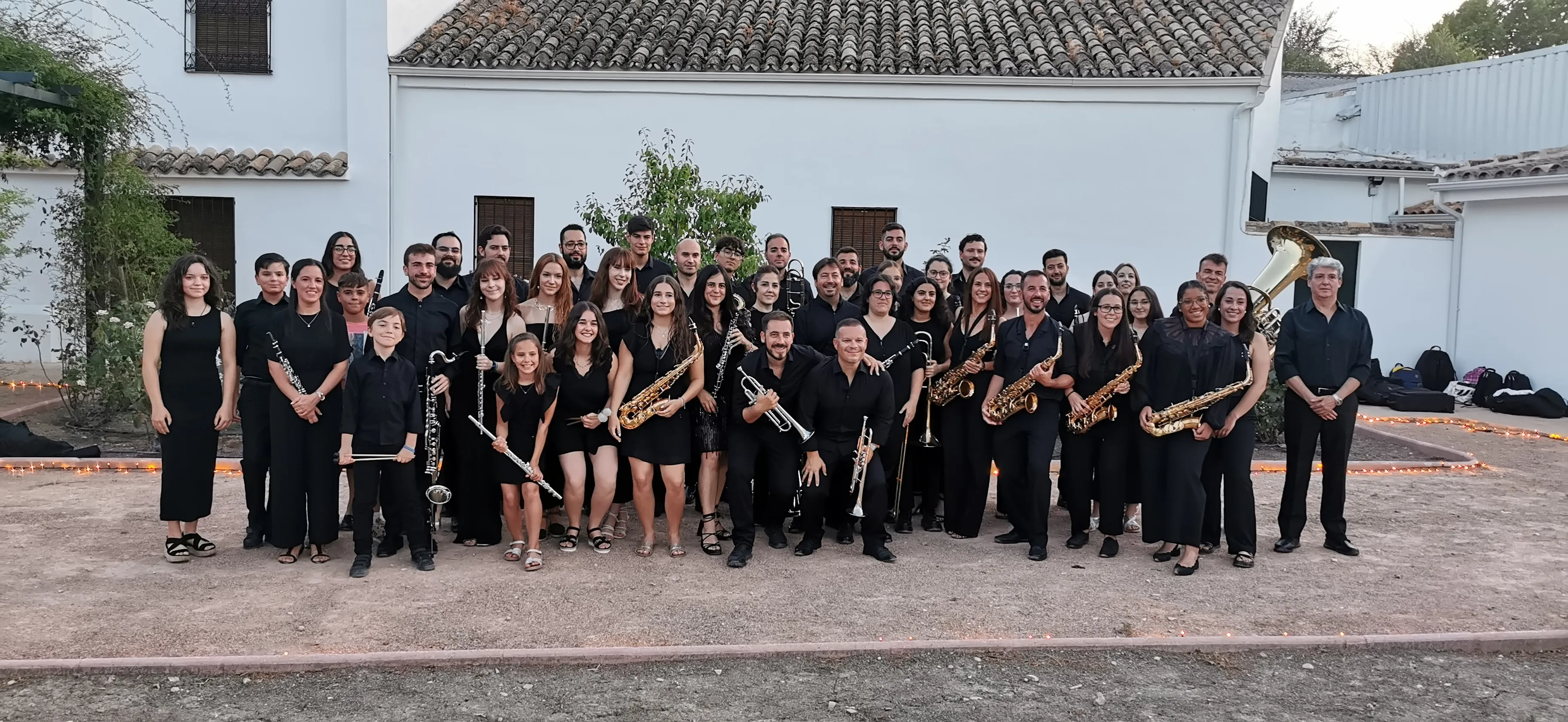 Formación de la banda de música 'Puente Romano'