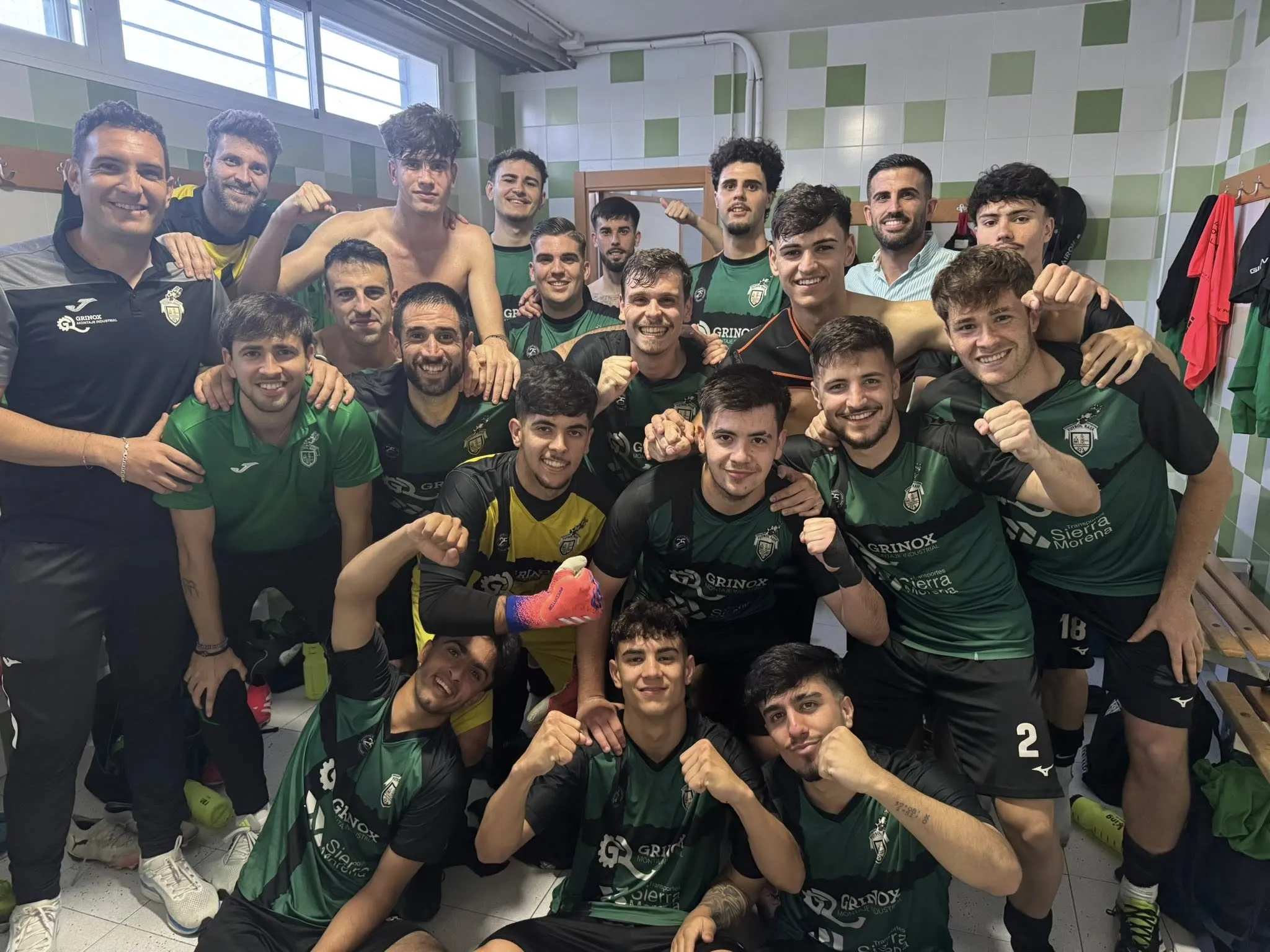 Celebración del Bujalance tras la victoria en la última jornada de liga