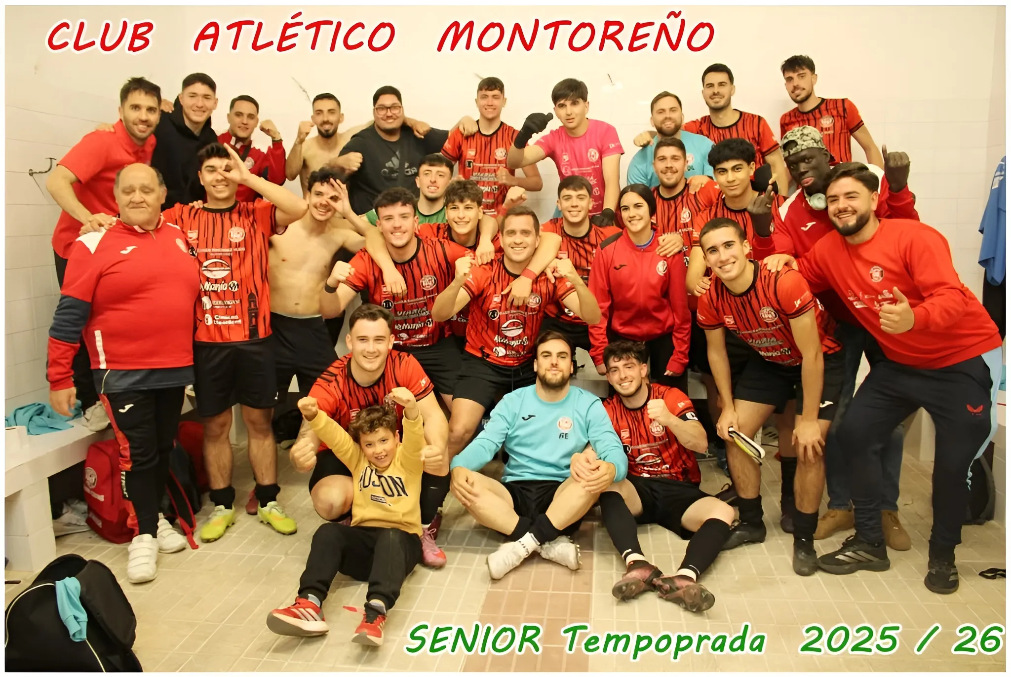 El Montoreño, celebrando la victoria que los acerca al ascenso