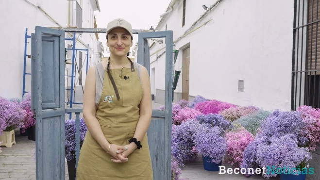 Laura Seco envuelve la calle Gavilanes con su propuesta etérea “AETHERIUS”.