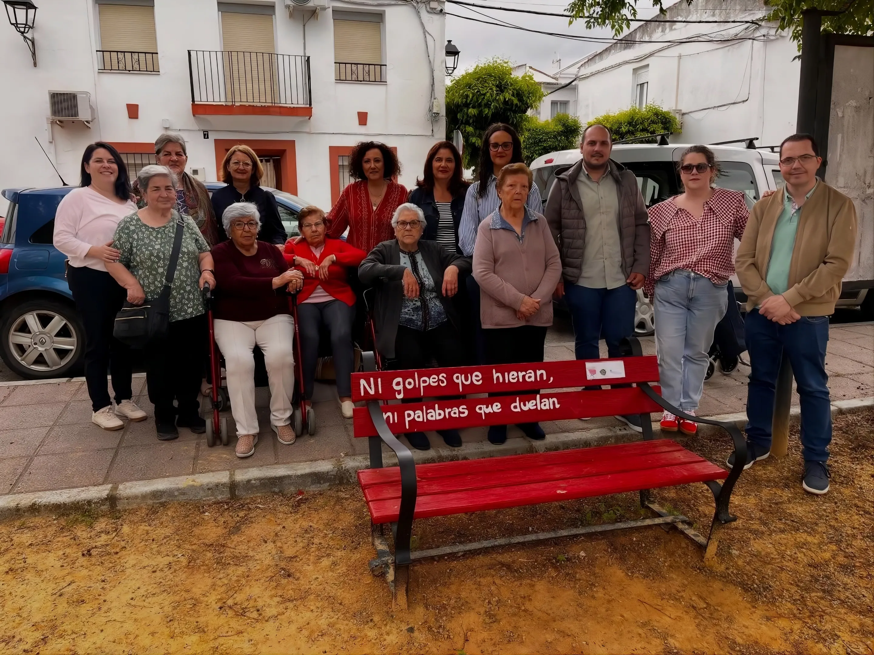 Adamuz instala su primer Banco Rojo contra la violencia de género