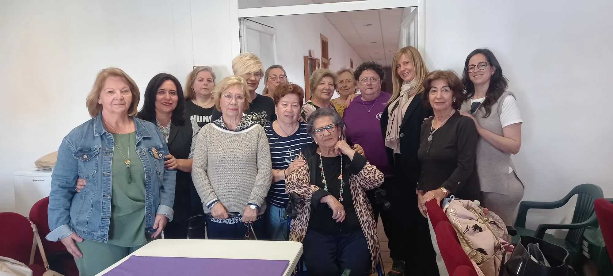 Participantes en la reunión de trabajo celebrada en Villa del Río dentro del programa “Crearte Violeta en el Alto Guadalquivir”, impulsado por el Instituto Andaluz de la Mujer.