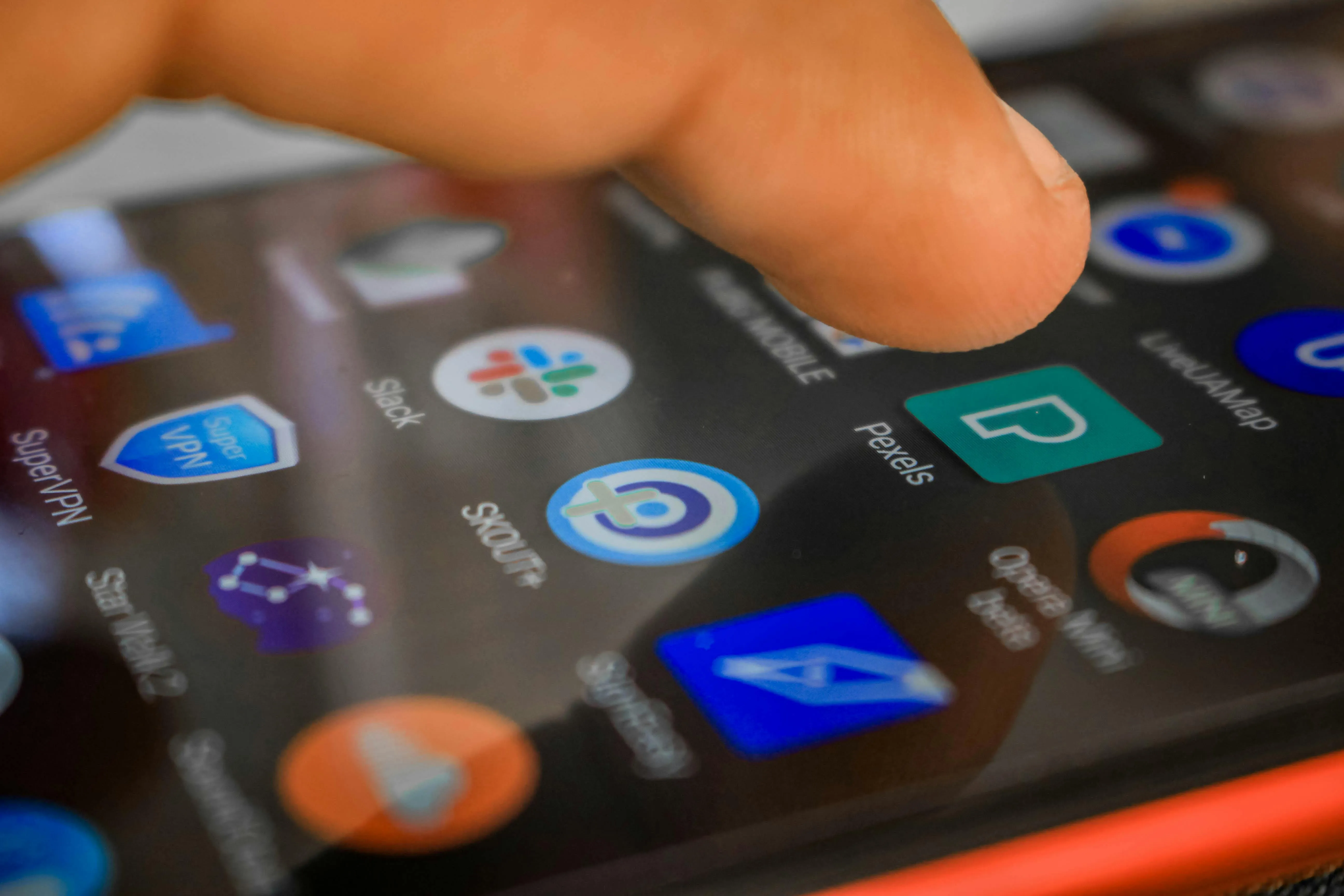 Las estafas por email, SMS y mensajería instantánea se han convertido en una de las formas más habituales de fraude digital.