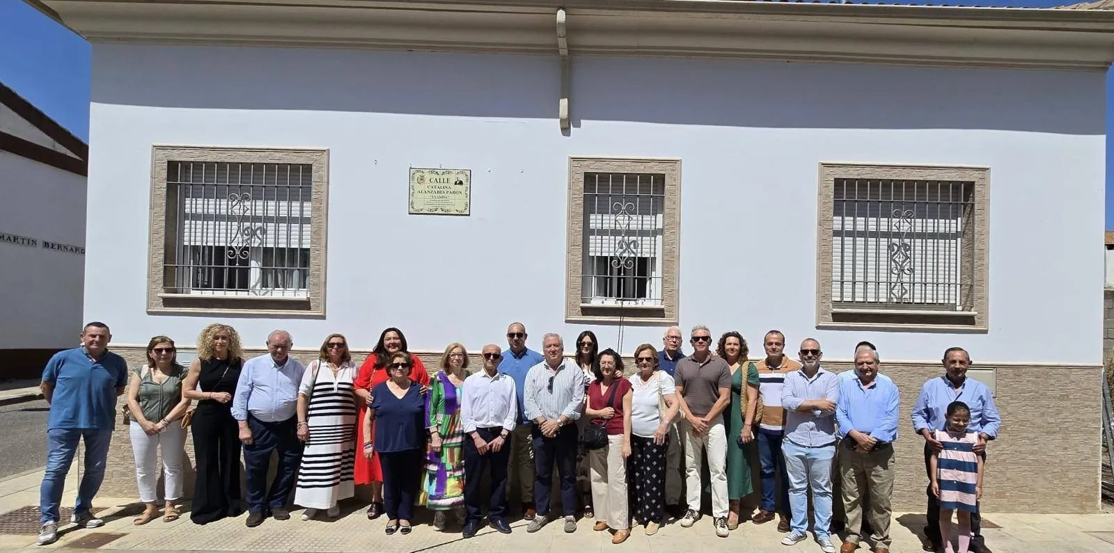 Montoro descubrió el azulejo de la calle dedicada a Catalina Alanzabes Pabón, “Catalina la Sabia”, en un acto emotivo con la presencia de su familia.