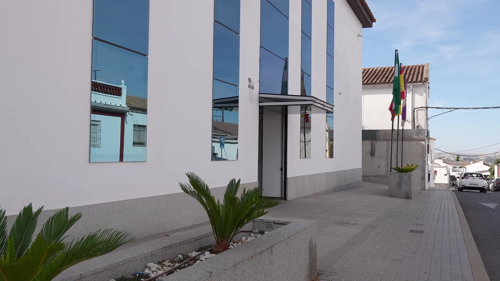 Puerta del Ayuntamiento de Pedro Abad.