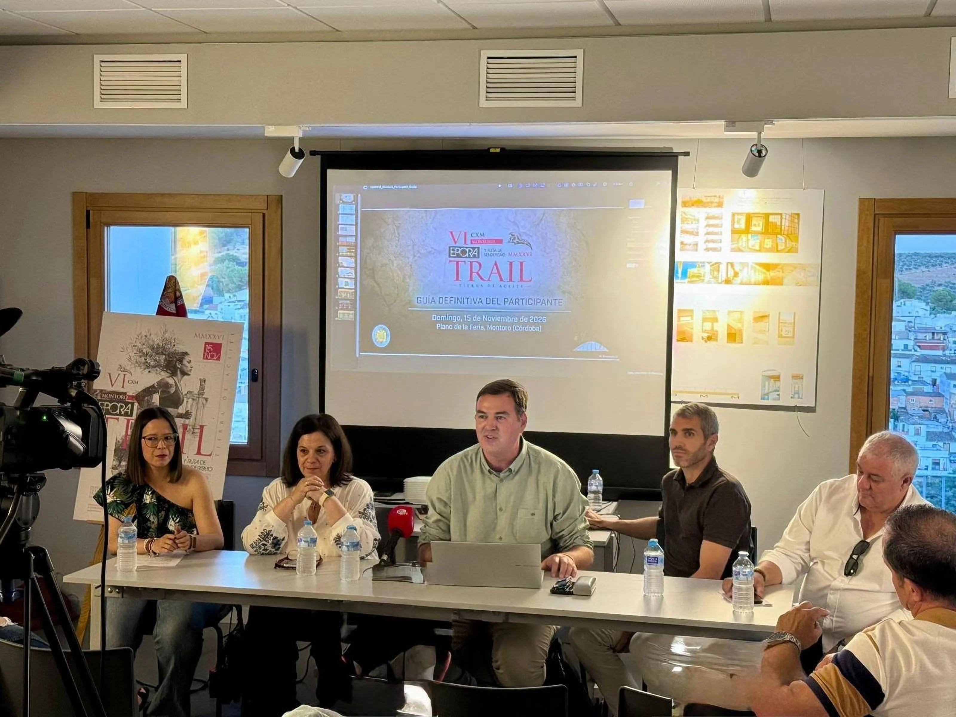 La biblioteca municipal de Montoro acogió la presentación de la nueva edición del Épora Trail que se celebrará en noviembre. Foto: Ayto. Montoro