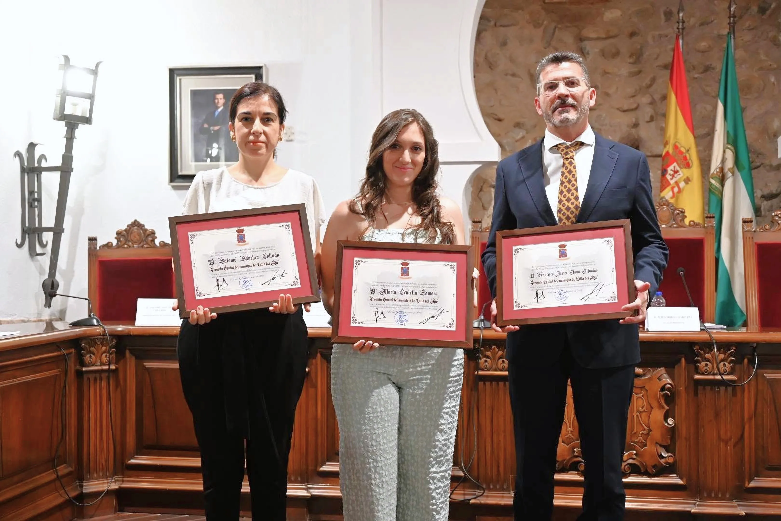 Cronistas Oficiales de Villa del Río Francisco Javier Luna Mantas, María Centella Zamora y Salomé Sánchez Collado.
