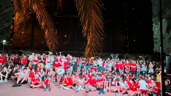 Cientos de personas se reunieron en Montoro durante la final de la Eurocopa del 2024, donde España salió campeona Cientos de personas se reunieron en Montoro durante la final de la Eurocopa del 2024, donde España salió campeona