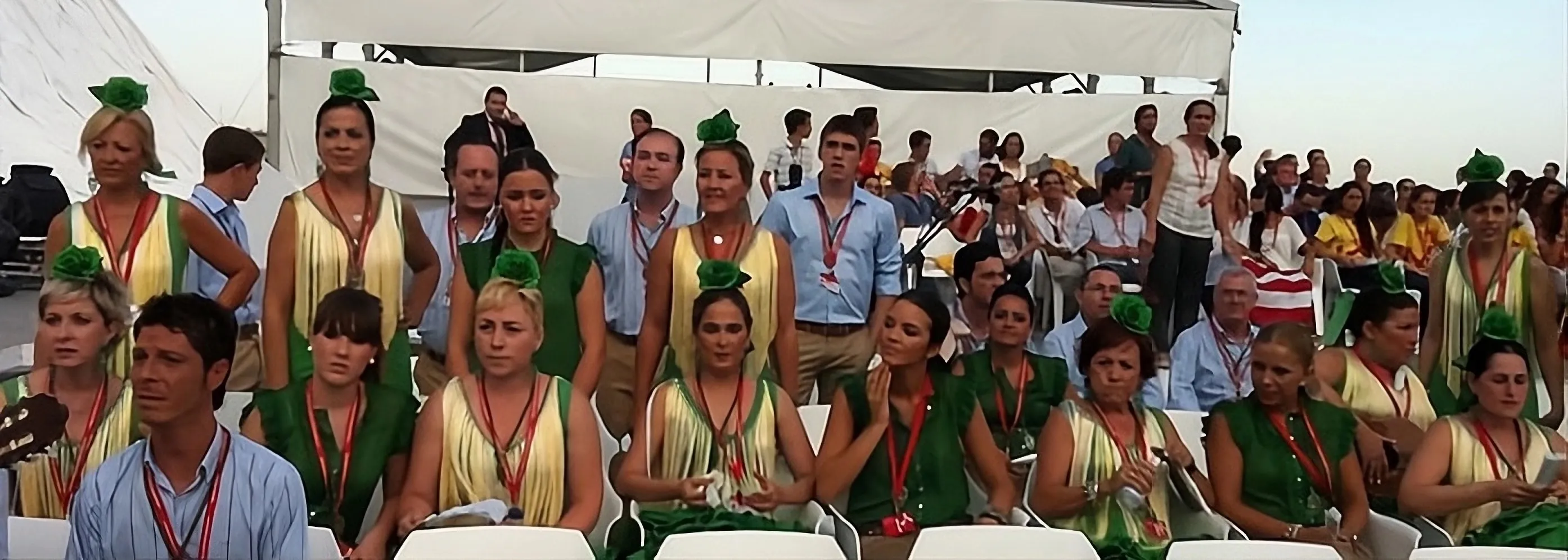 Coro Paz y Esperanza de Villa del Río en el 2011, justo antes de cantar en las JMJ de Madrid.