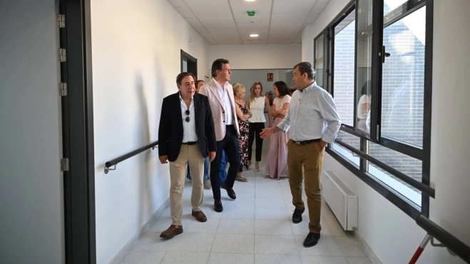 Visita institucional a la ampliación de la residencia de mayores de Villa del Río, que sumará 29 nuevas plazas. Visita institucional a la ampliación de la residencia de mayores de Villa del Río, que sumará 29 nuevas plazas.