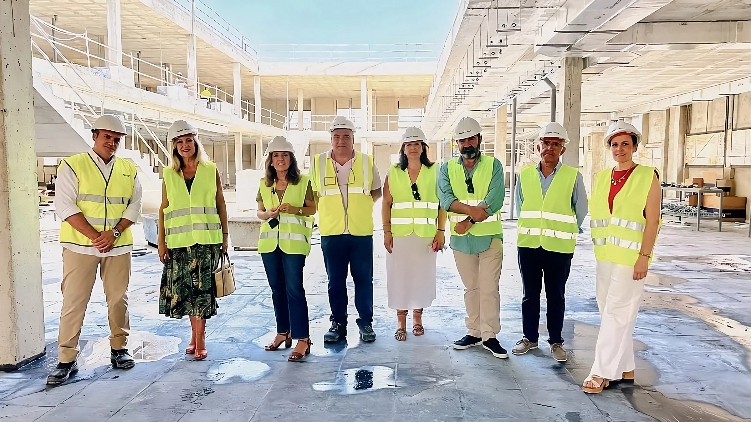 El futuro Centro de Salud de Bujalance, una inversión de 5,7 millones de euros de la Junta de Andalucía, muestra avances con el 33% de las obras ejecutadas. Se espera su finalización en 2026.