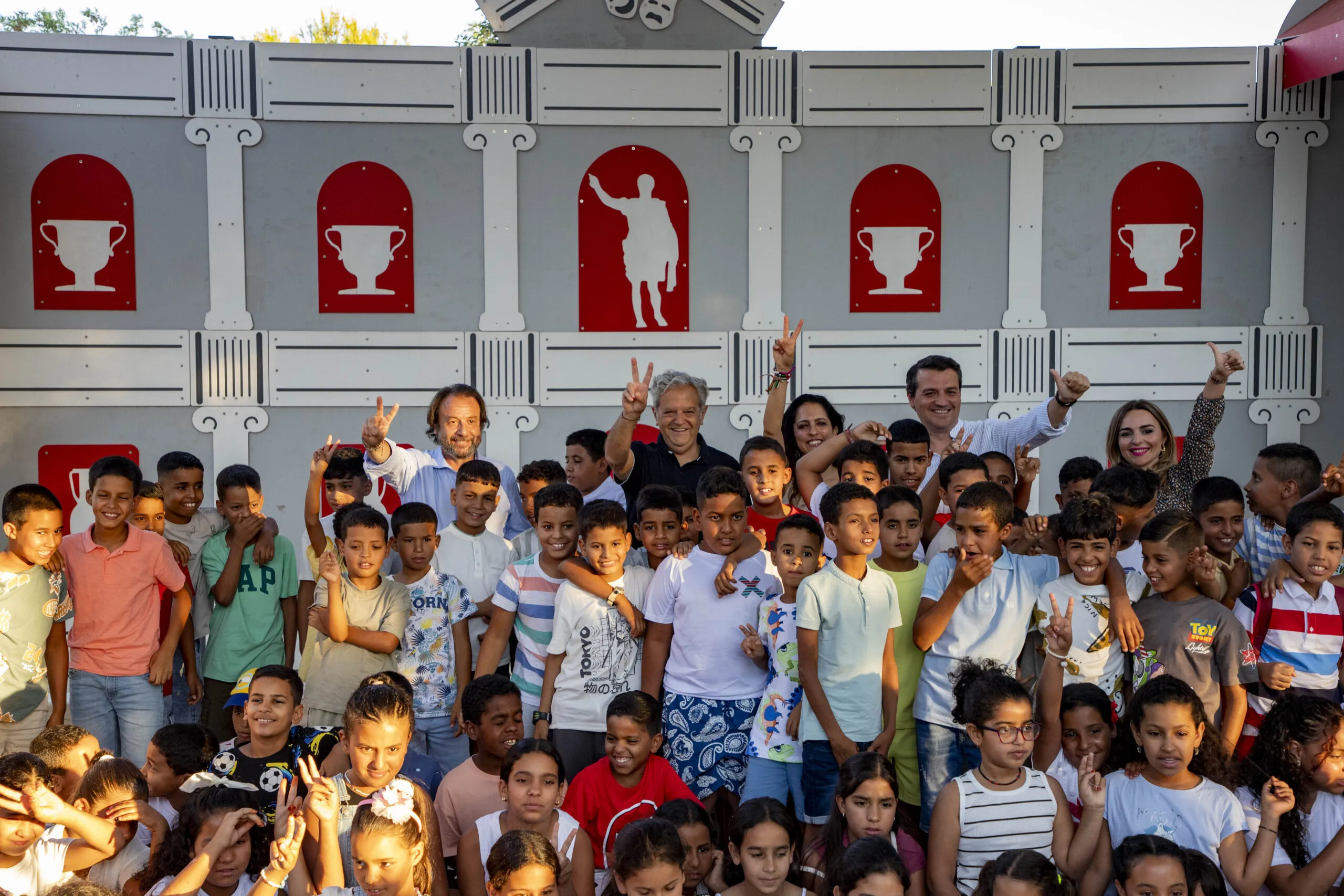 Recepción de los niños y niñas del programa 'Vacaciones en paz' en Córdoba. Foto: Diputación de Córdoba