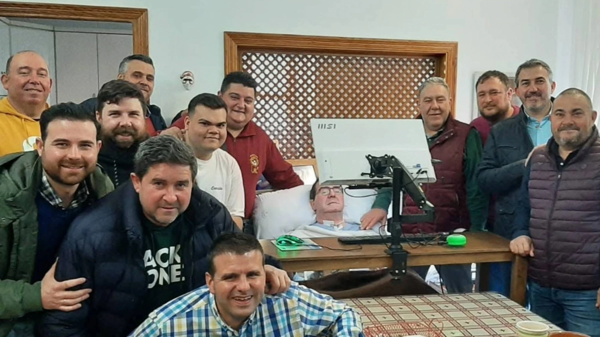 Francisco Gaitán, con su familia de La Misericordia de El Carpio. Foto: F. Gaitán
